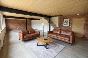 Büro bzw. Fläche für ELW - Wohnzimmer, Industriell - (KI generiert)
