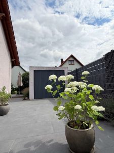 EInzelgarage hinterm Haus