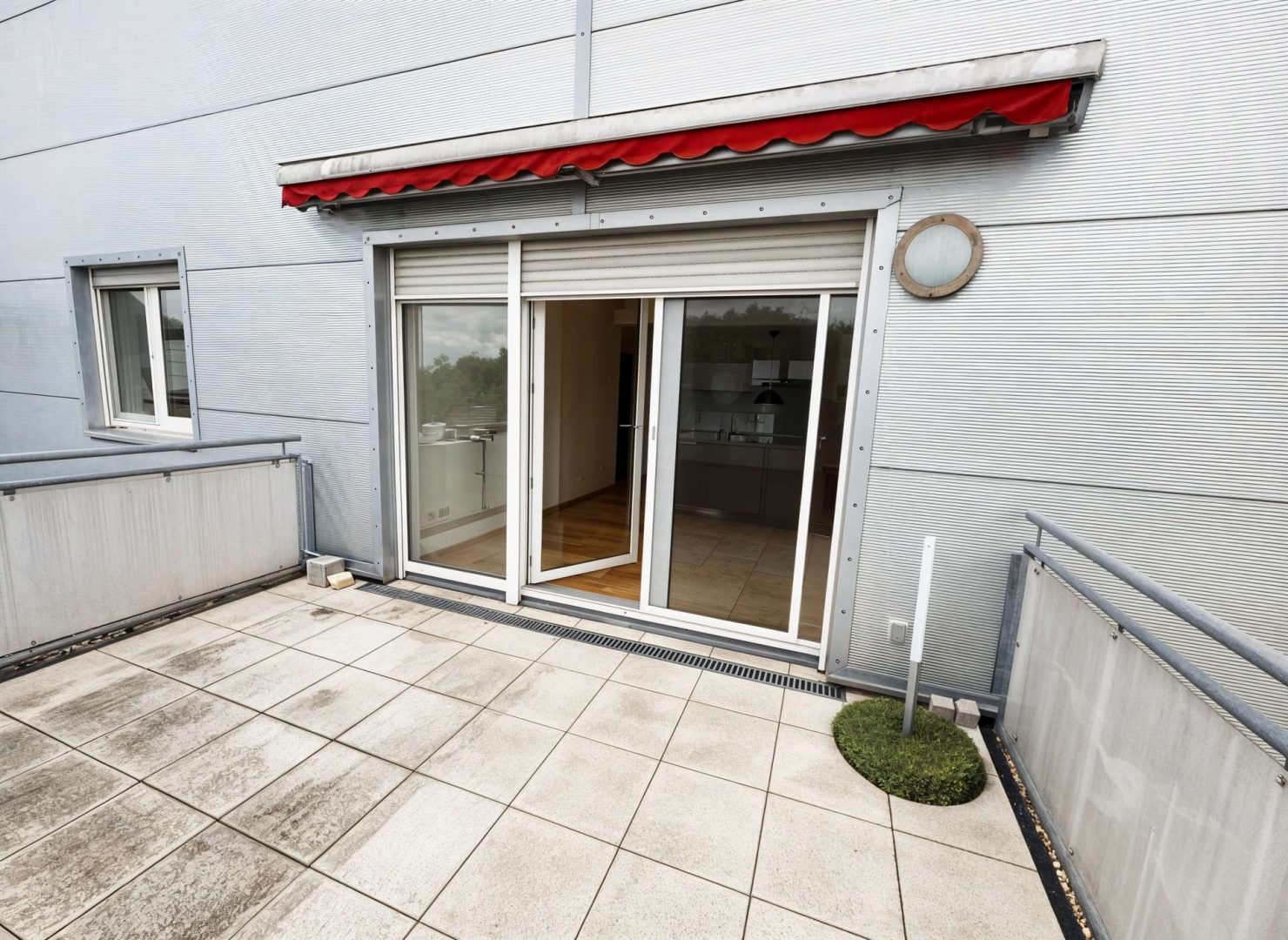 Balkon mit Markise