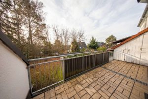 Balkon mit Aussicht ins Grüne