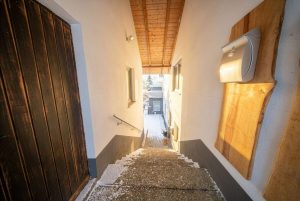 Zugang zur unteren Wohnung