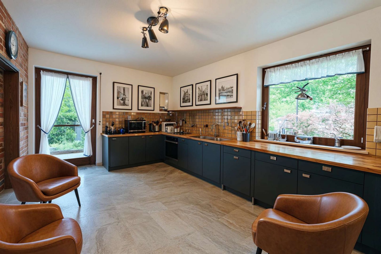 Küche OG - (KI generiert)