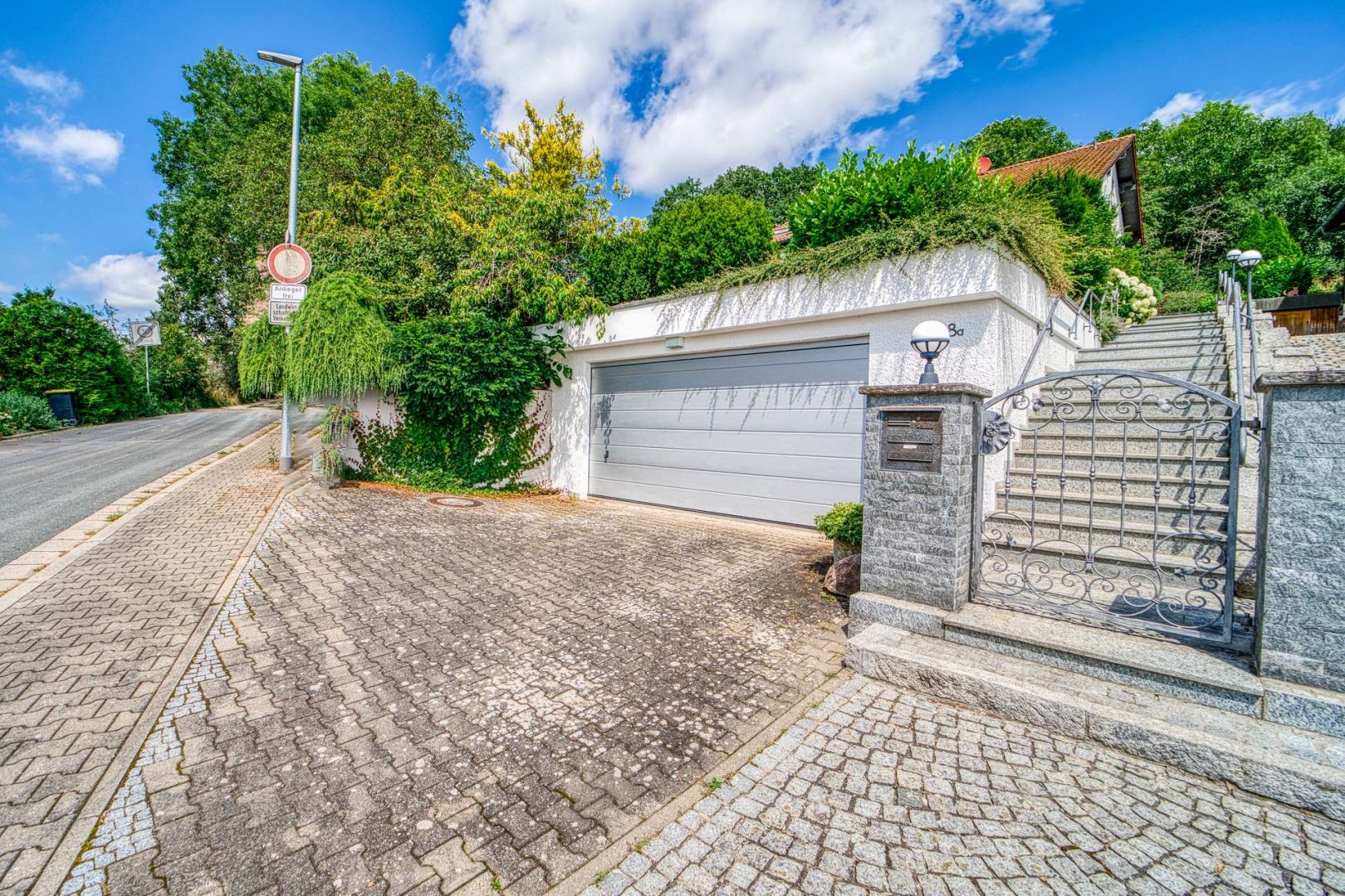 Doppelgarage/Aufgang