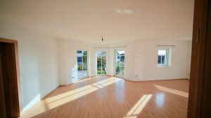 Wohnbereich EG mit Zugang zur Terrasse