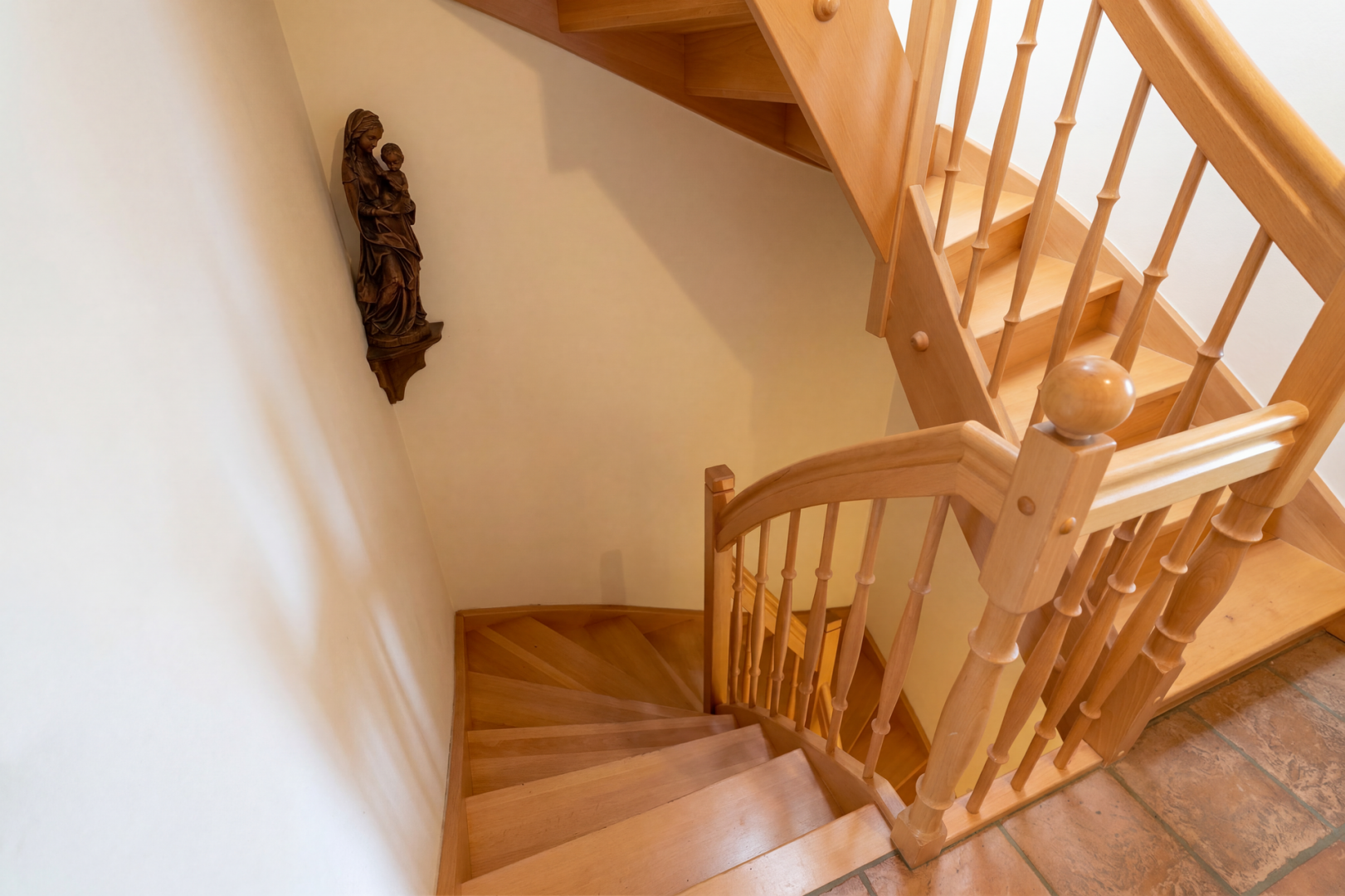 Treppenhaus ins Untergeschoss