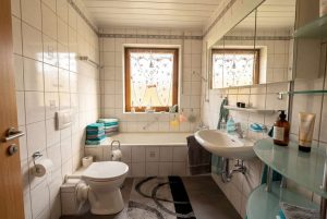 Badezimmer EG