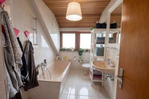 Badezimmer DG