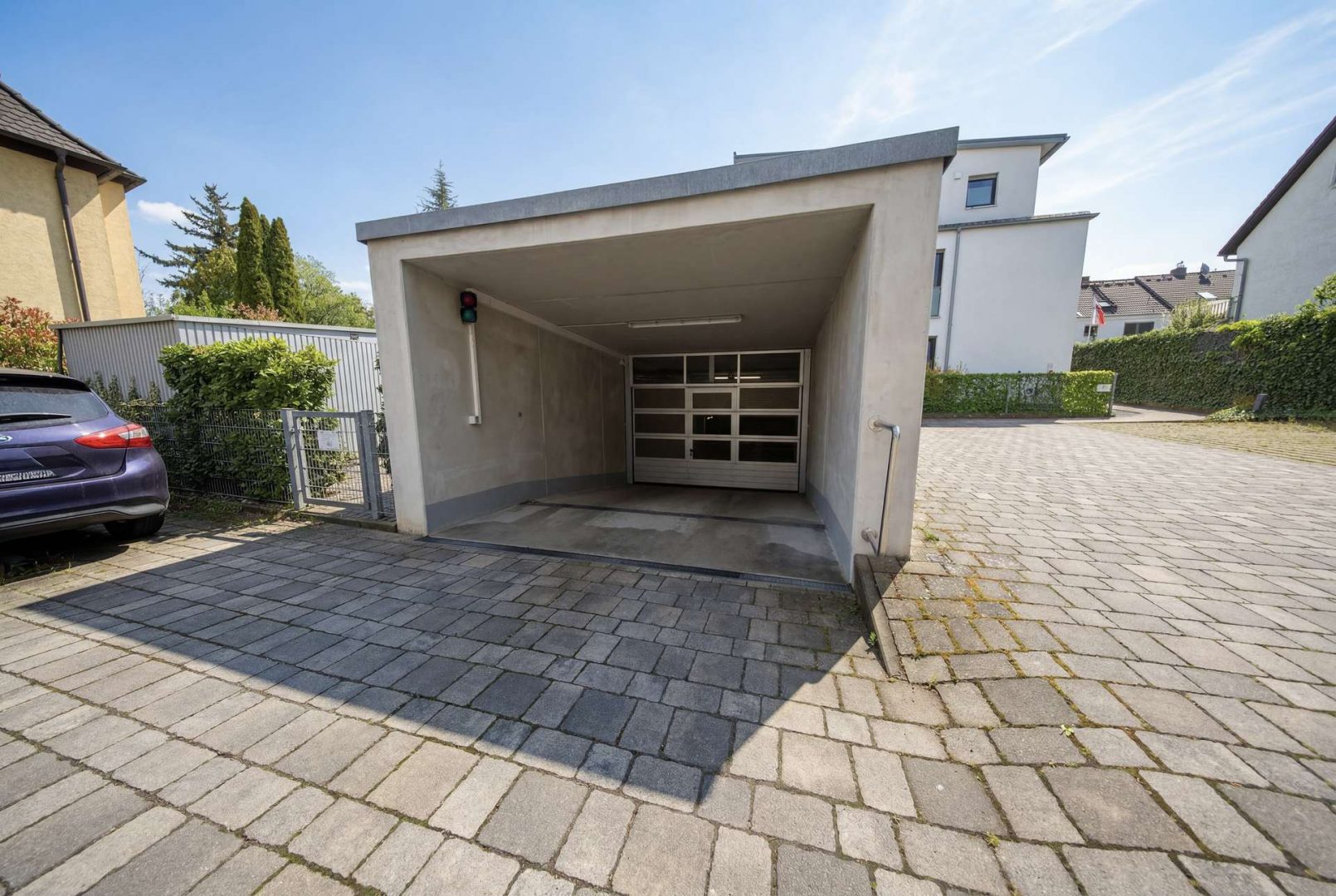 Tiefgarageneinfahrt