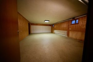 großer Kellerraum im UG