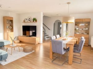 Wohnzimmer mit Essbereich