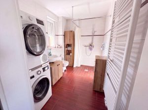 Badezimmer (KI bearbeitet)