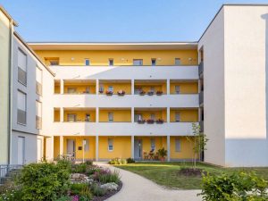 Rückansicht Gebäude (KI bearbeitet)