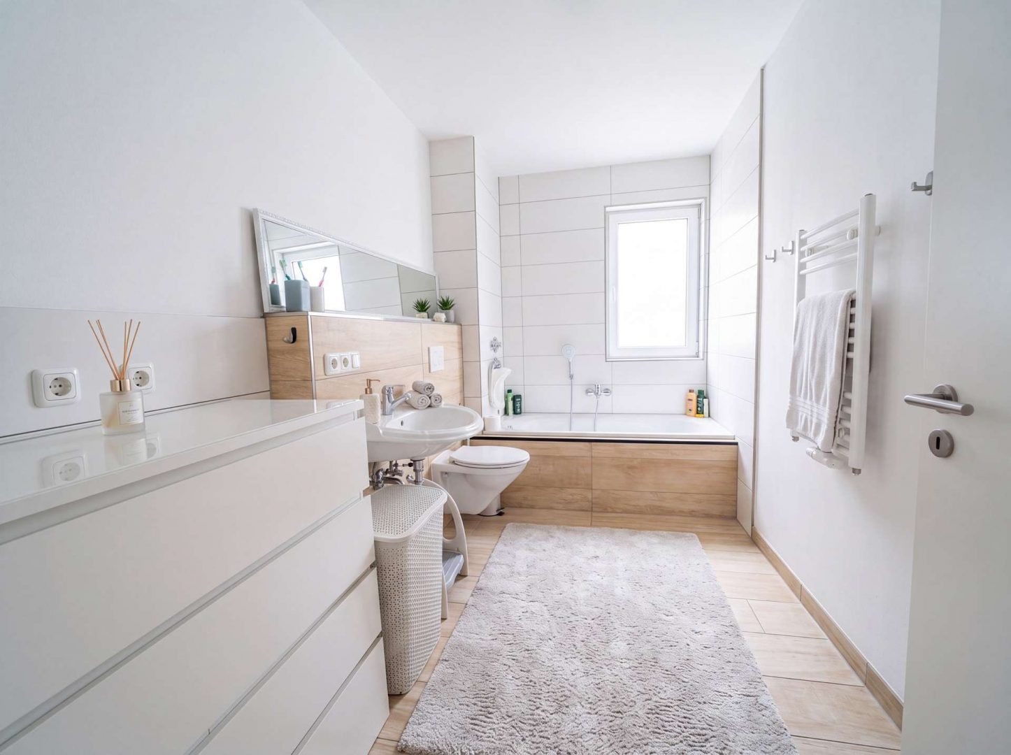Badezimmer mit Badewanne