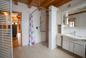 Badezimmer EG (KI-bearbeitet)