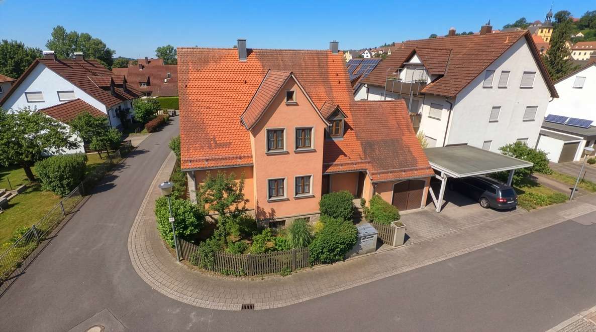 Drohnenaufnahme Ostseite (KI-bearbeitet)
