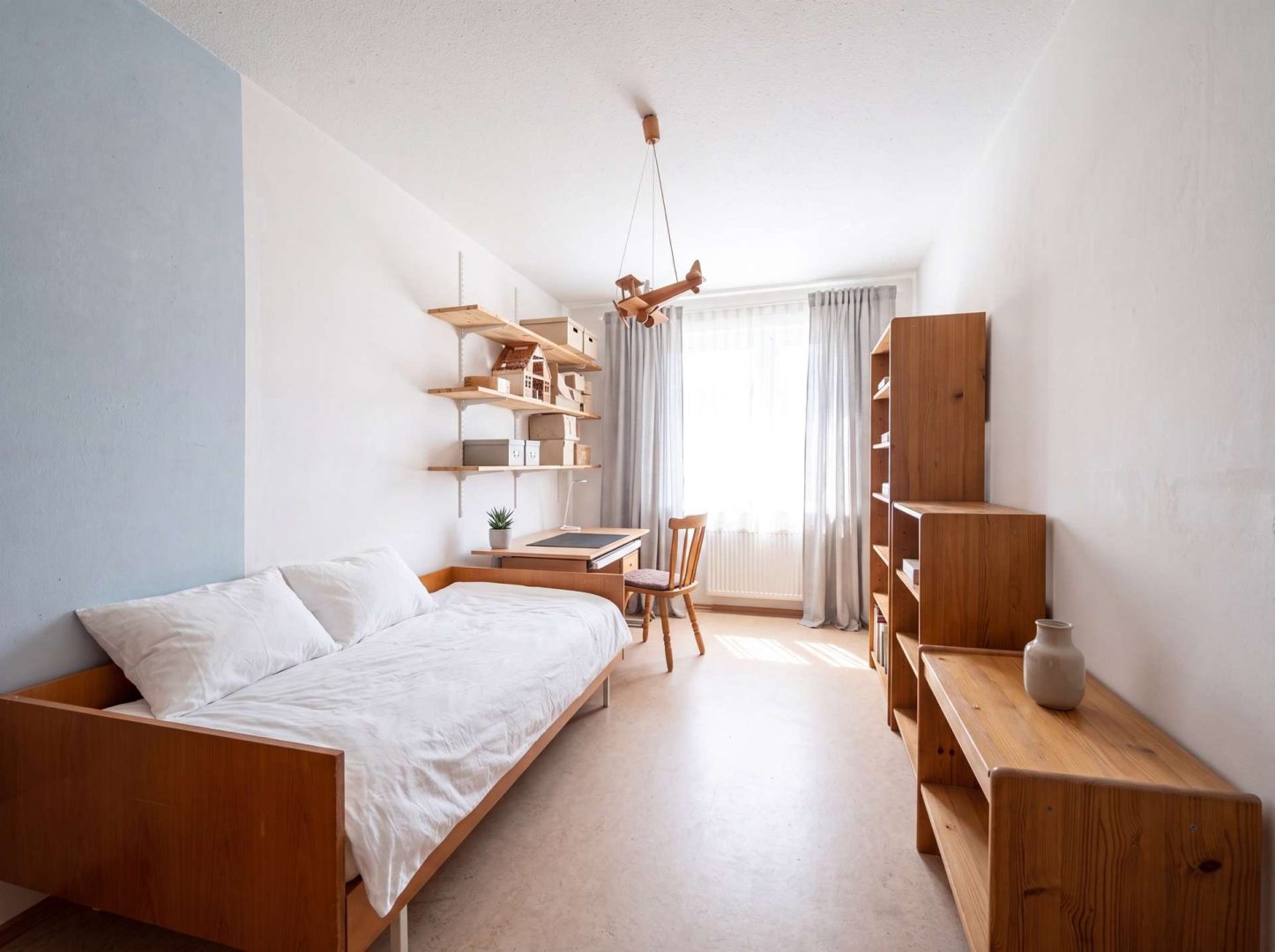 Kinder-/Arbeitszimmer (KI bearbeitet)