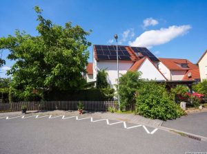 PV-Anlage mit 13kWp (KI bearbeitet)
