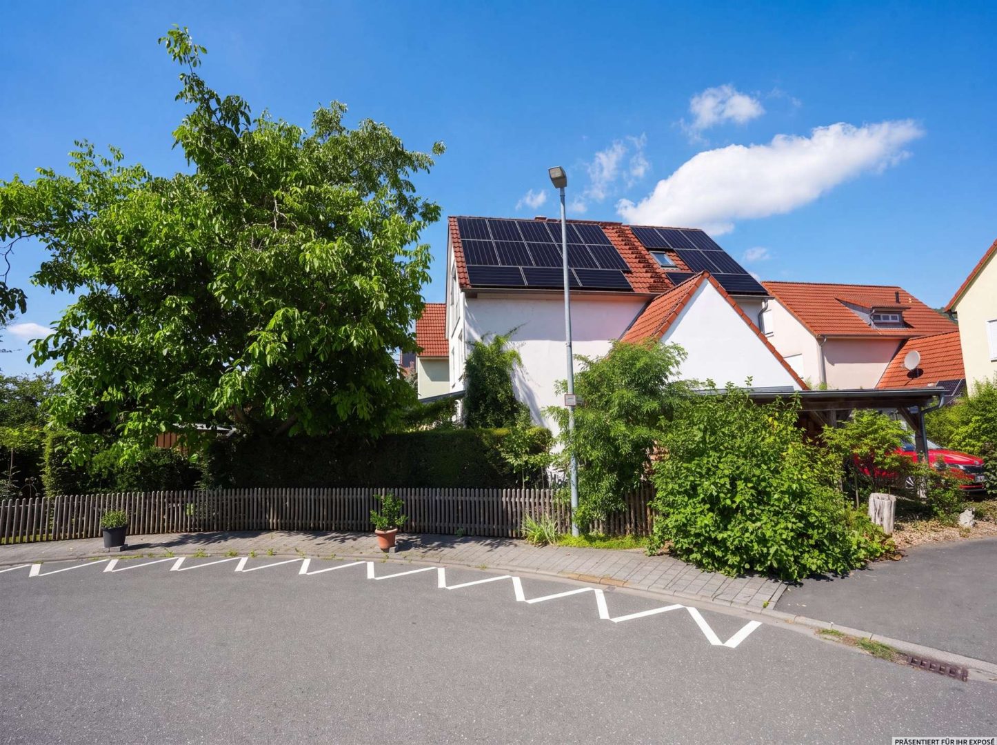 PV-Anlage mit 13kWp (KI bearbeitet)