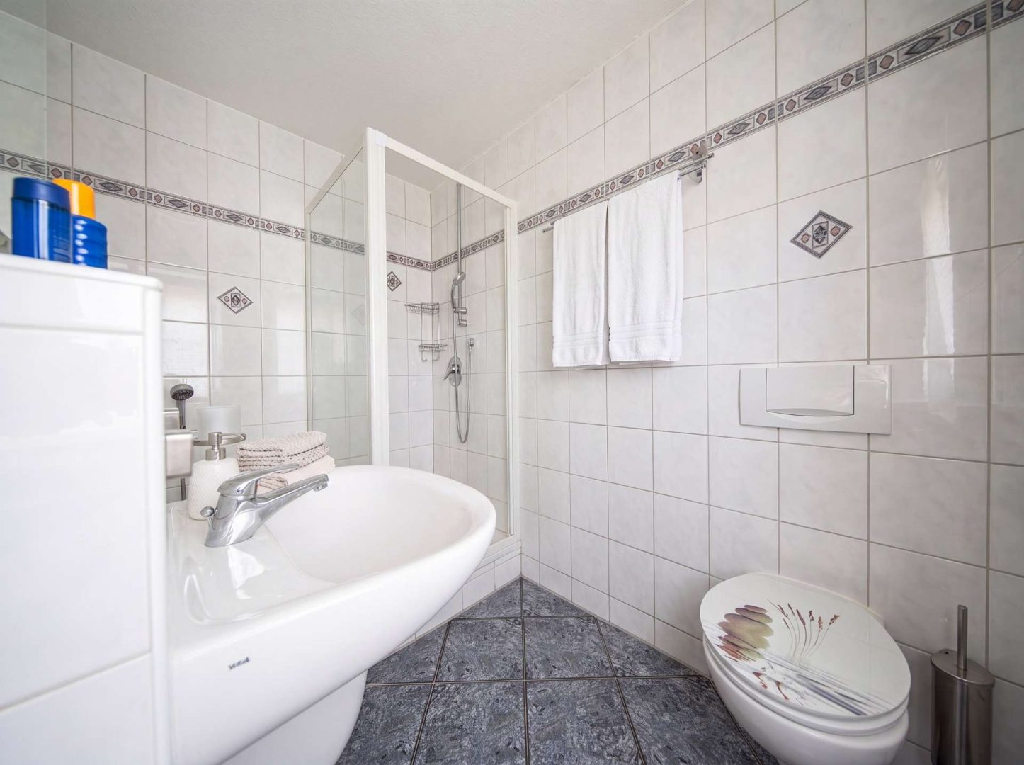 Badezimmer (KI bearbeitet)