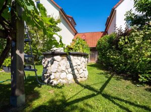 Brunnen (KI bearbeitet)