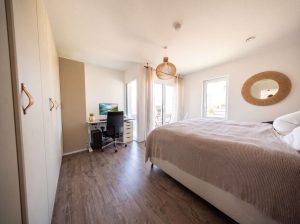 Schlafzimmer mit HomeOffice