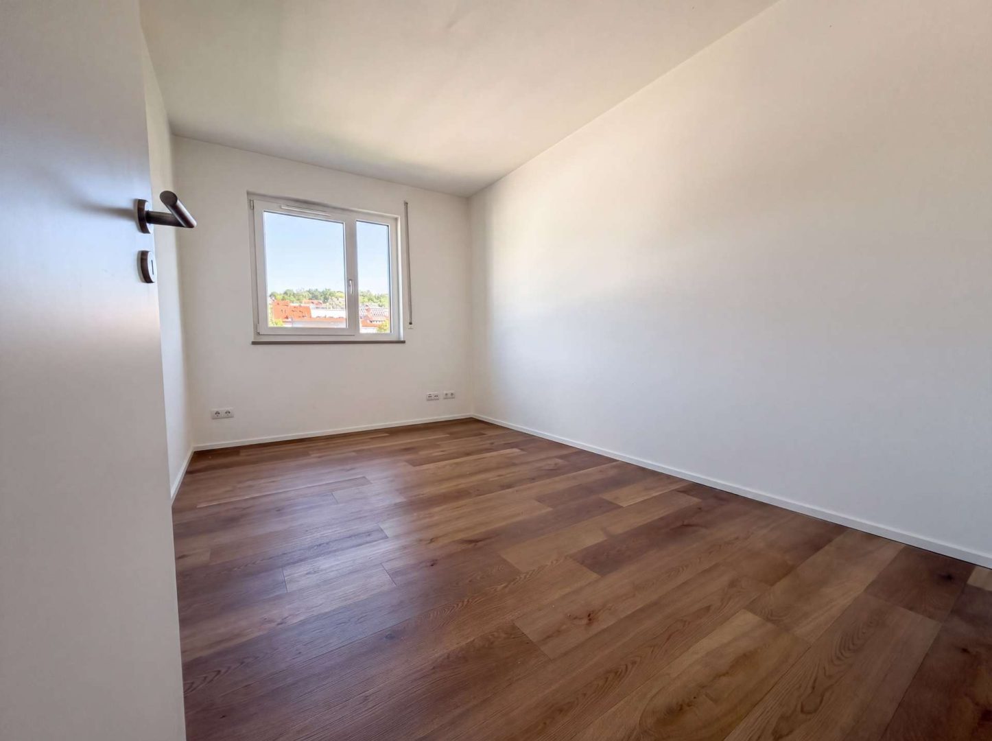 Schlaf-/Arbeitszimmer (KI bearbeitet)