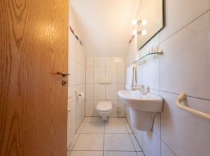 Gäste WC (KI bearbeitet)