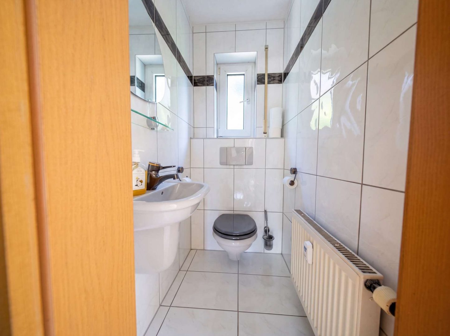 Gäste WC (KI bearbeitet)