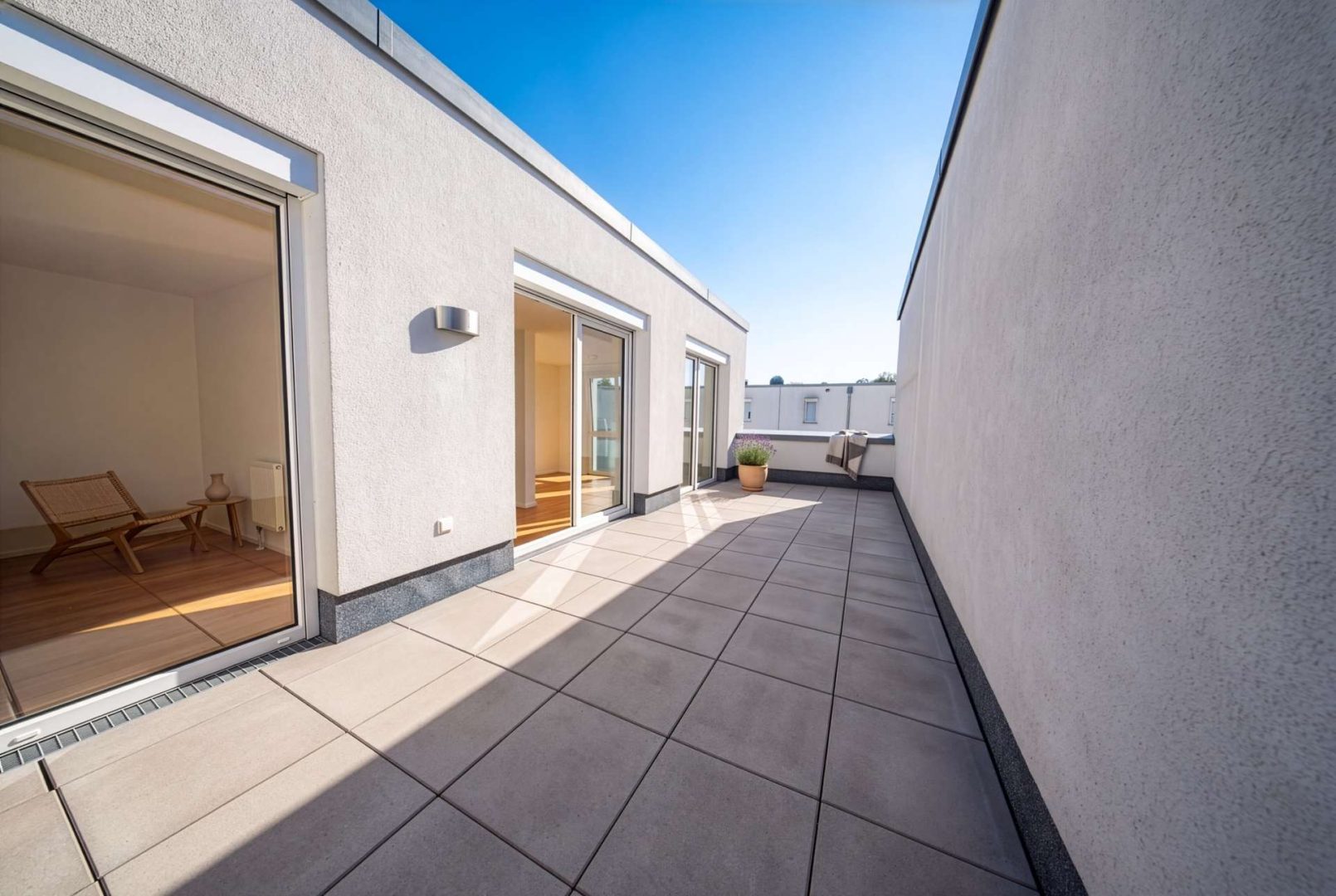 Dachterrasse (KI bearbeitet)