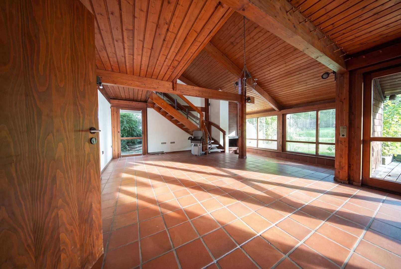 Blick ins Wohnzimmer (KI bearbeitet)
