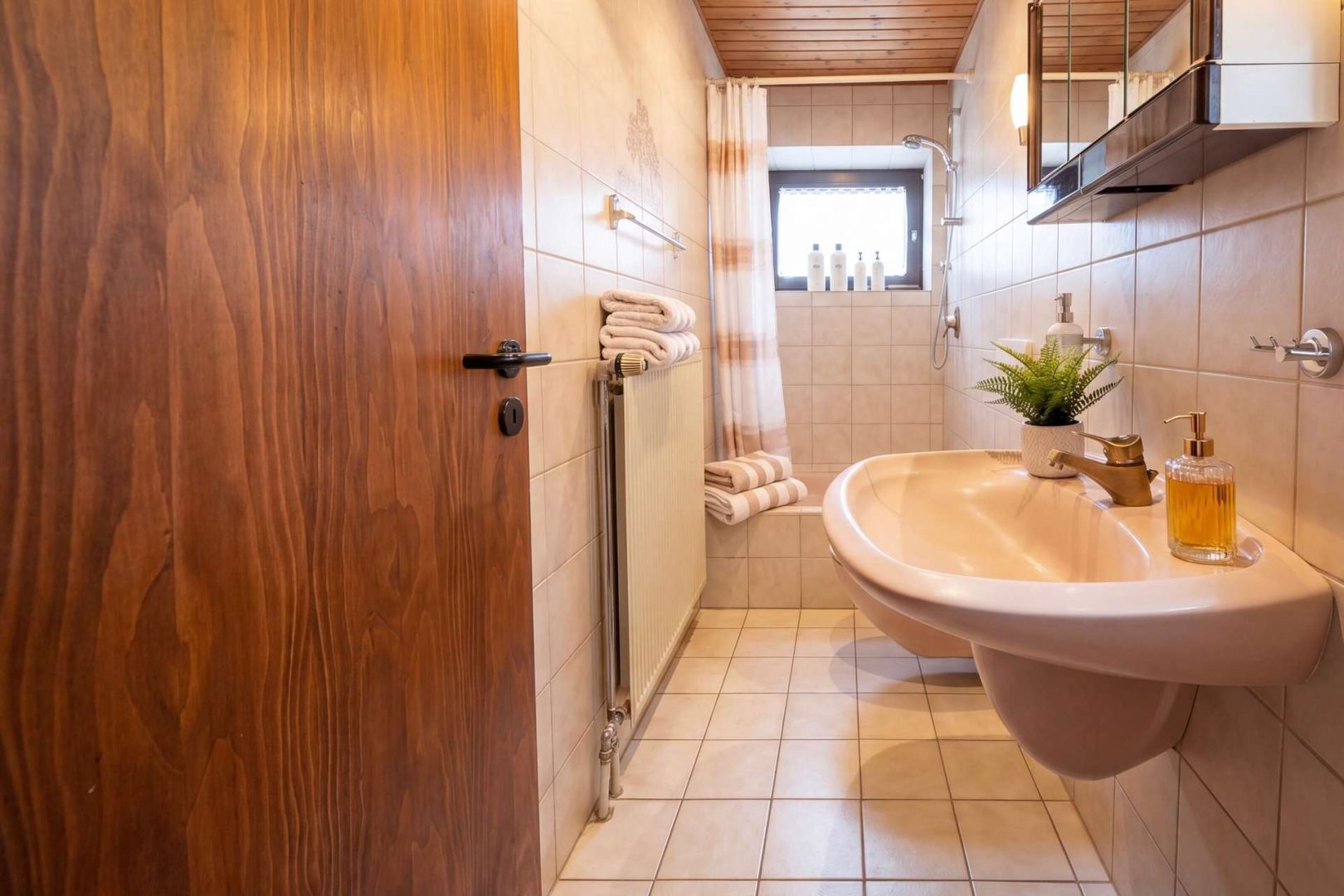 Badezimmer UG (KI bearbeitet)