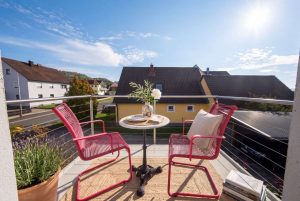 Balkon OG  (KI bearbeitet)